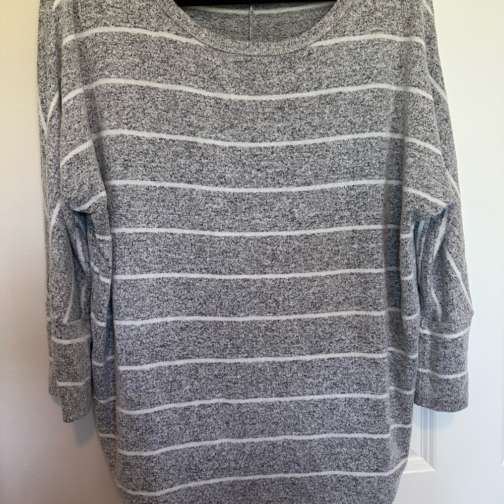 Stitch Fix Mix by 41 Hawthorne brand Heather Gray Dolman sleeve Sweater